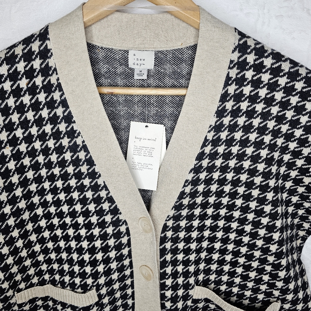 NWT Women's Medium Cozy Knit Houndstooth Cardigan Scottish, Tradition, Old Money - Picture 2 of 15